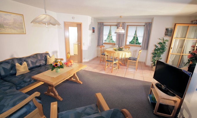 Unterwoessen Apartment | Stylish 2-Bedroom Apartment with Balcony & Family Amenities