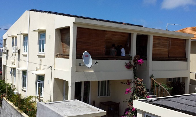 Mahebourg Apartment | Oceanfront Escape: 1 Bedroom Apartment with Pool Access