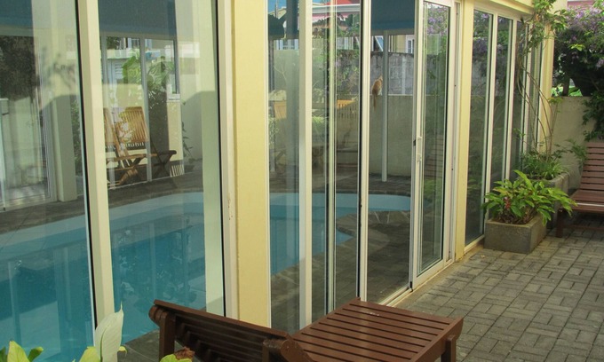 Mahebourg Apartment | Oceanfront Oasis at Pointe D'Esny: Family-Friendly Retreat