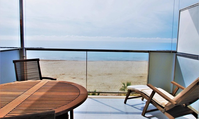 Cubelles Apartment | Beachside Apartment 140 Las Salinas with Terrace & A/C