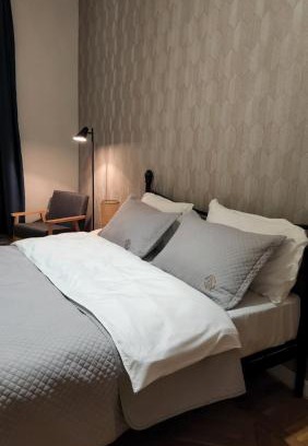 Avlabari Apartment | Cozy Apartment 1905 in Tbilisi, Avlabari - Pet Friendly Stay