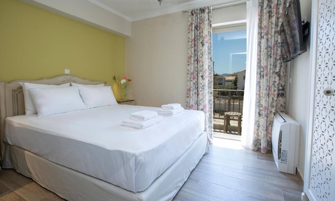 Nidri Apartment | Apartment '1br Suite with Small Balcony' with Balcony and Air Conditioning