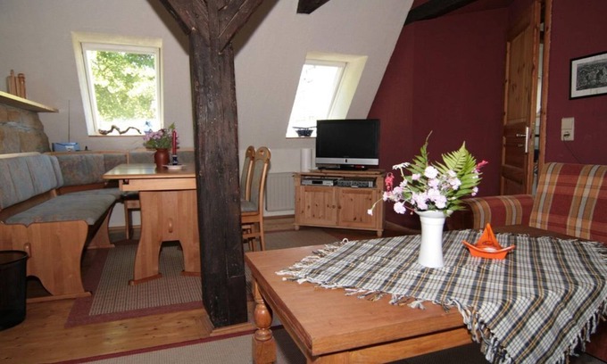Meissen Apartment | Cozy Family Retreat: Ferienwohnung 2 "Donnerwetter" with Kitchen