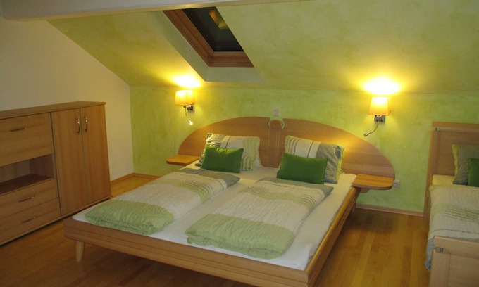 Tiefgraben Apartment | Premier Apartment 2 at Ferienhof Nußbaumer with Pool Access