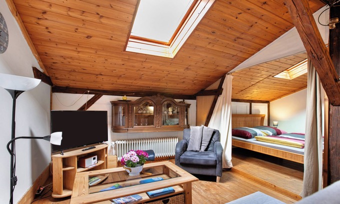 Norddeich Apartment | Apartment '2-raum Ferienwohnung Koje 2' with Shared Garden, and Wi-Fi