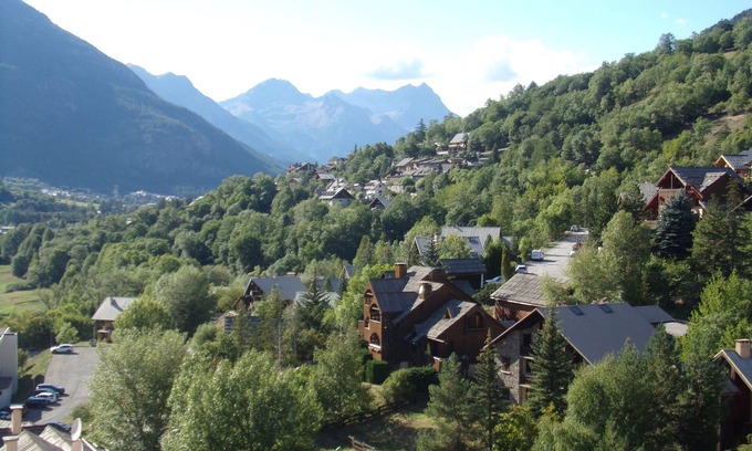 Saint-Chaffrey Apartment | Scenic Mountain Apartment for 2 to 4 Guests with Pool