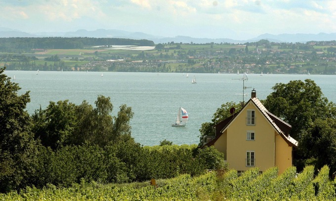 Stetten Apartment | Apartment '2' with Private Terrace, Private Garden and Wi-Fi