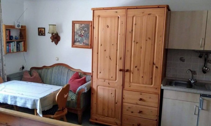 Vordermiesenbach Apartment | Cozy Apartment with Kitchenette & Wi-Fi - 10/10 Rating!