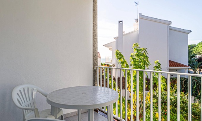 Sant Pol De Mar Apartment | Cozy Apartment 2 Minutes from Beach - Pet Friendly & Ocean View