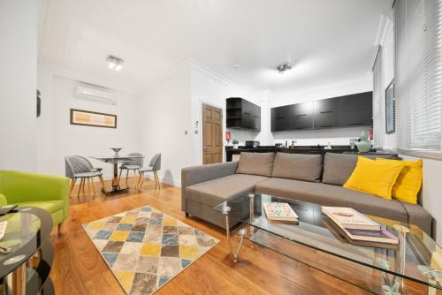 Lime Street House | Cozy Apartment 3, 48 Bishopsgate by City Living London