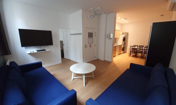 Vincennes Apartment | Ideal Family Apartment Near Paris & Disney for 12 Guests