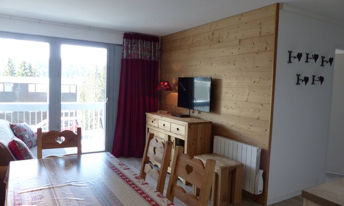 Flaine Apartment | Stylish 2-Bedroom Apartment in Flaine Fôret with Views