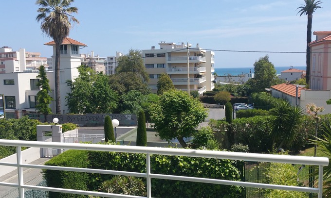Golfe Juan Apartment | Modern 3-Room Apartment with Pool & Beach Access in Golfe Juan
