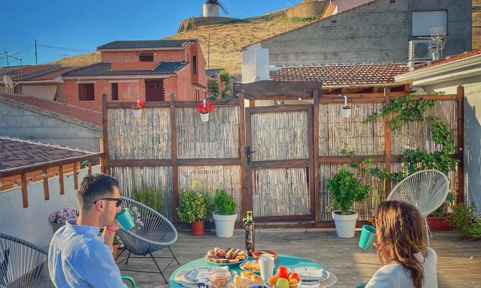 Consuegra Apartment | Pet-Friendly Apartment with Pool & Spa - ONCEMOLINOS