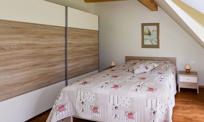 Burg-Dorf Apartment | Cozy Apartment at Froschkönig with Ocean Views & Kitchenette