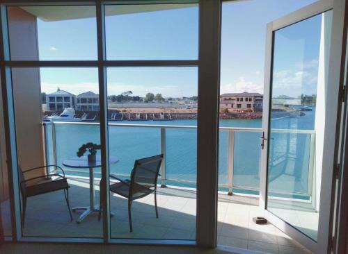 Wallaroo Apartment | Oceanfront Apartment 3 at Wallaroo Marina - Rated 9/10