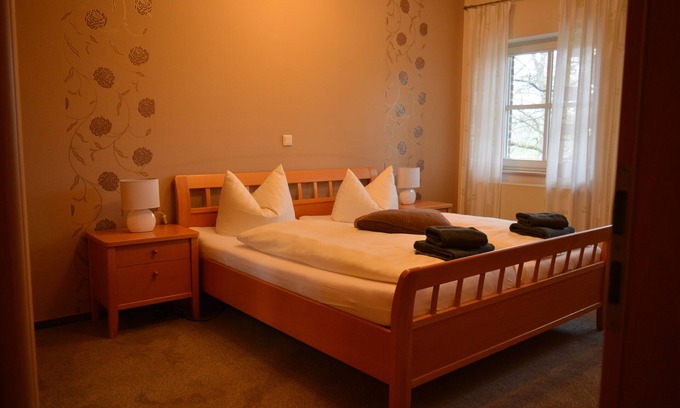 Ahaus House | Family-Friendly Apartment 3 Wulf with Pool & Breakfast