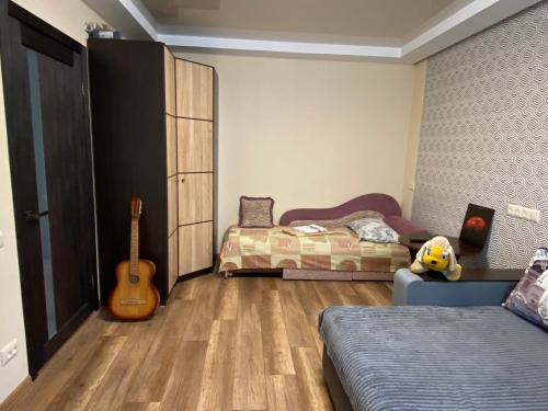 Dzerzhyns'kyi District Apartment | Family-Friendly Apartment on Sergei Esenin with Hot Tub