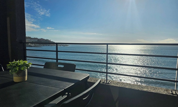 Concon House | Coastal Retreat: Apartment 31 with Spa and Pet-Friendly Access