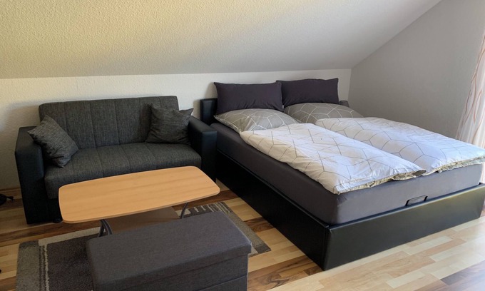 Dettingen an der Erms Apartment | Apartment '36qm' with Wi-Fi