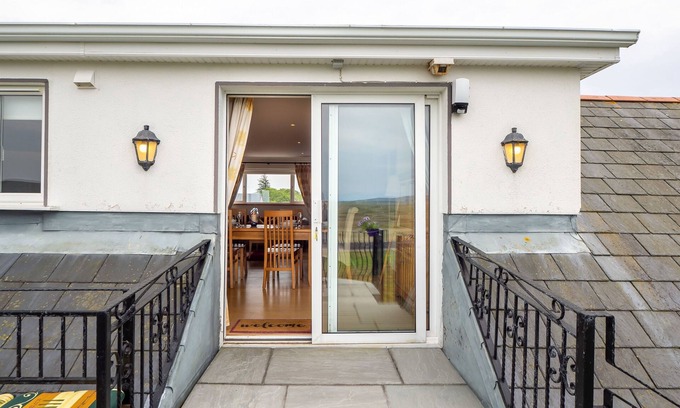 Carna Cottage | Cozy Apartment 381 in Carna: Ideal for Families of 6