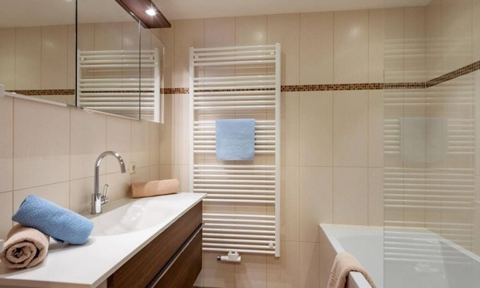 Ellmau Apartment | Family-Friendly Vrbo Property with Kitchen & Breakfast