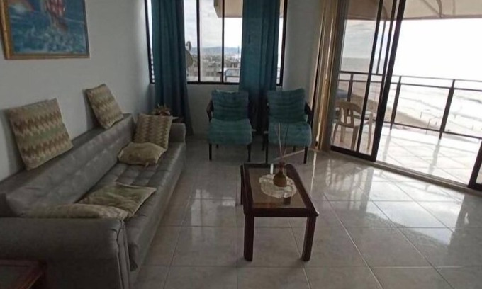 Tonsupa Apartment | Spacious 4-Bedroom Apartment with Sea View at Playa Almendro