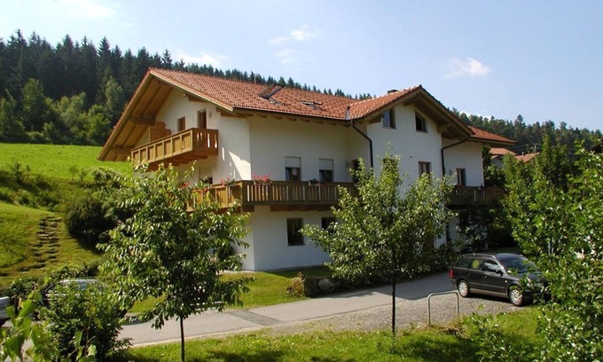Lam Apartment | Cozy Apartment 4 with Private Terrace and Spa Amenities