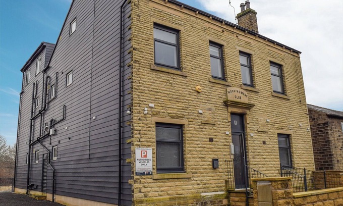 Huddersfield Apartment | Apartment 4 - UK48907