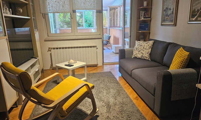 Zagreb Apartment | Apartment 40 a cosy 1-bedroom apartment in fantastic Zagreb with WiFi, AC