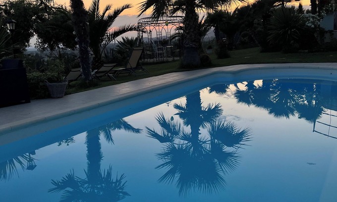 Saint-Pierre-de-Vassols Apartment | APARTMENT 4km from Bedoin exceptional panoramic view, quiet, swimming pool
