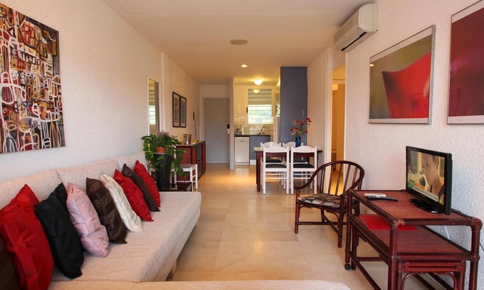 L'Estartit Apartment | Pool View Apartment for 5 Adults - Guest Rated 10/10