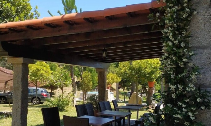 San Vicente do Grove Apartment | Family-Friendly 5-Bedroom Apartment at Casal do Crego