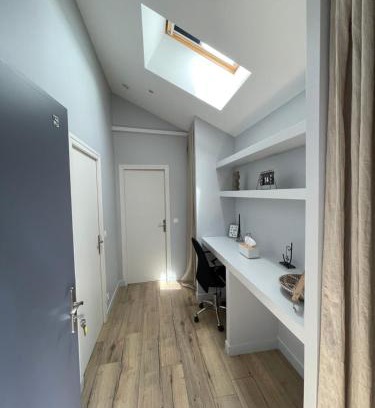 Arad Apartment | Modern Apartment 5: Highly Rated & Family-Friendly Stay