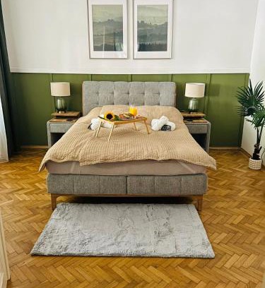 Meidling Apartment | Perfectly Located Apartment Near Schönbrunn with Free Parking
