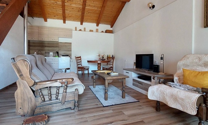Mahala Apartment | Convenient Apartment Just 5 Minutes from Airport