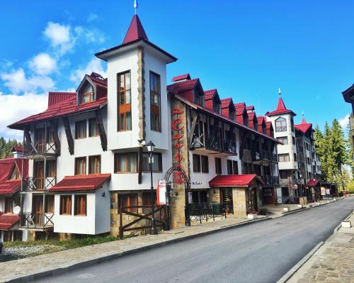 Pamporovo Apartment | Guest Rated 9.8: Apartment 507 at The Castle Awaits