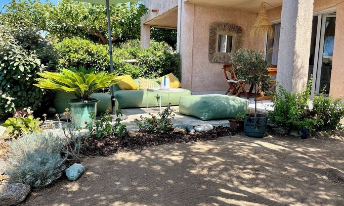 Lumio Apartment | Apartment 57m², 4 people, 2 bedrooms, garden, quiet, air conditioning, wifi, creek 150m away