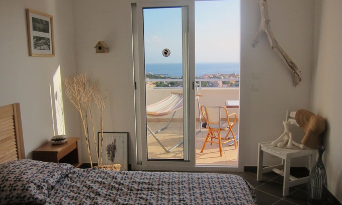 L'Ile-Rousse Apartment | Oceanfront Apartment with Terrace, Rated 9.8/10 by Guests