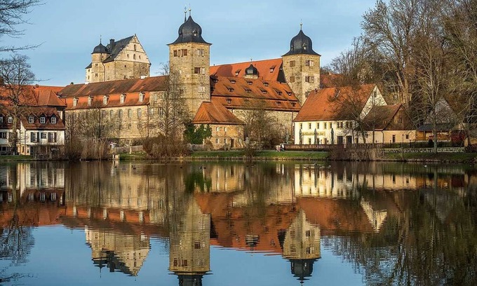Thurnau Apartment | Discover Apartment 6: Family-Friendly Retreat with Kitchen