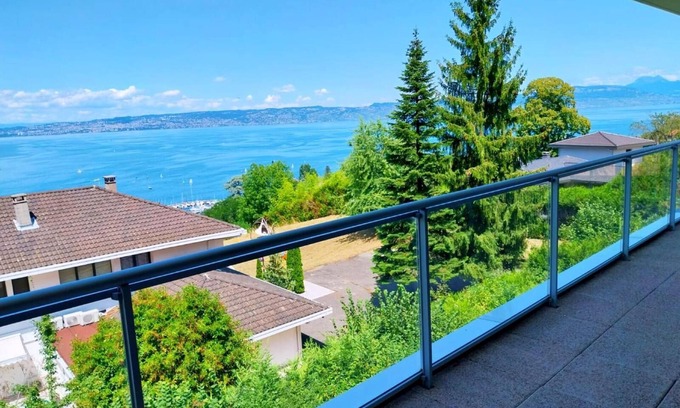 Neuvecelle Apartment | Family-Friendly Apartment Steps from Beach and City Center