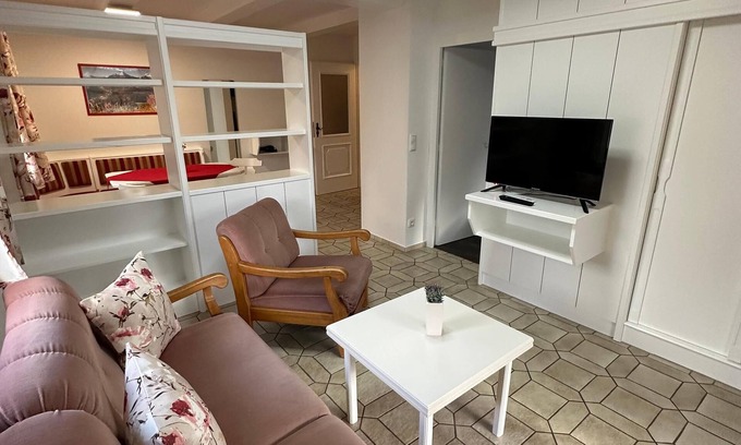 Anzenbach Apartment | Bright Apartment 6 with Balcony and Mountain Views