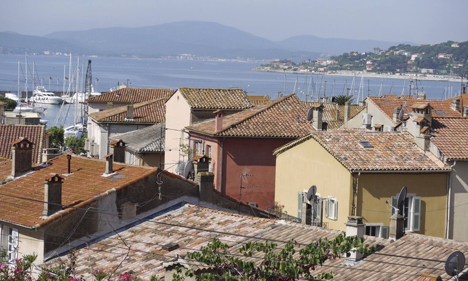 Sainte-Maxime City Centre Apartment | Sea View Apartment: Ideal for Families in Center, 100M to Beach