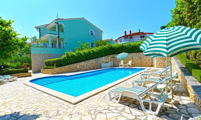 Gregovica Apartment | Top-Rated Apartment 624/1491 in Pula Near the Beach