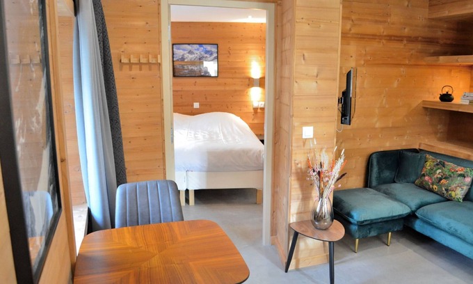 Oz-en-Oisans Apartment | Charming Apartment 800: Cozy Retreat Near Alpe d'Huez