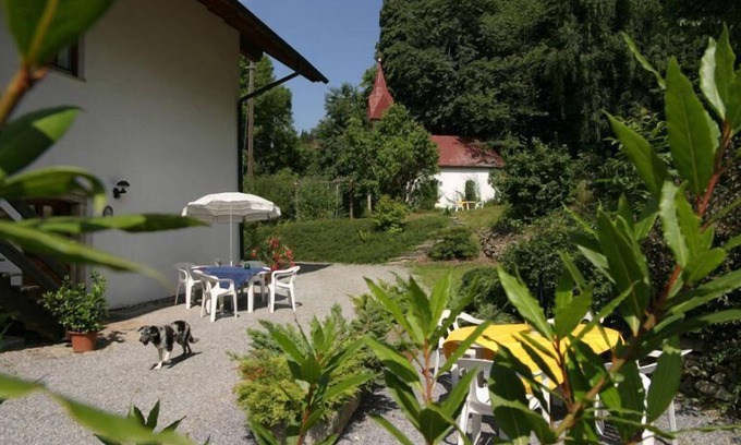 Schwarzach Apartment | Cozy Apartment with Balcony and Spa Amenities