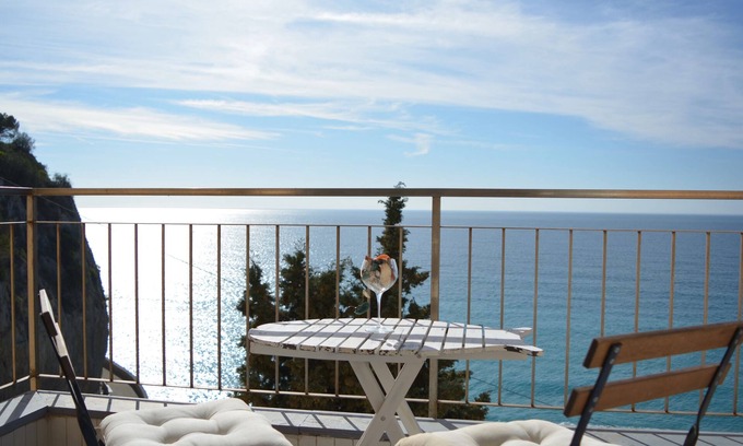 Finale Ligure Apartment | Oceanfront Apartment with Breathtaking Views & Top Amenities