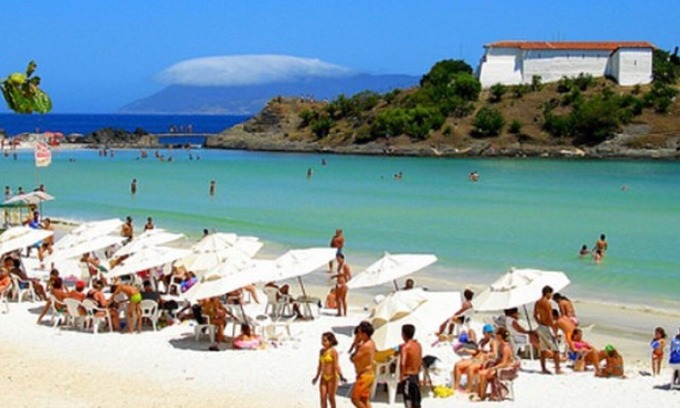 Canal Apartment | Cozy Apartment Steps from Praia do Forte with Ocean View