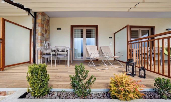 Tremosine Apartment | Mountain View Apartment with Private Terrace & Spa Amenities