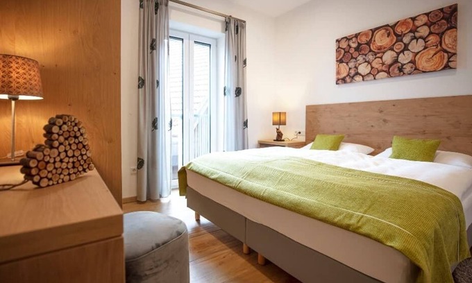 Kiesenberg Apartment | Inviting Apartment Abendsonne with Balcony and Spa Amenities